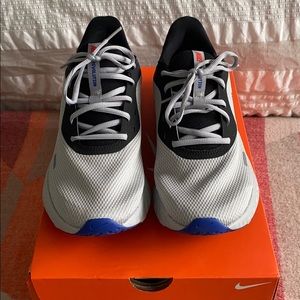 Men’s Nike running sneakers Revolution 5